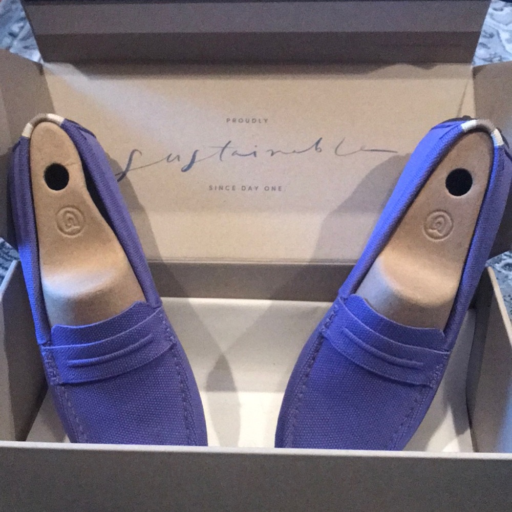 Excellent condition Periwinkle Drivers in 9 1/2